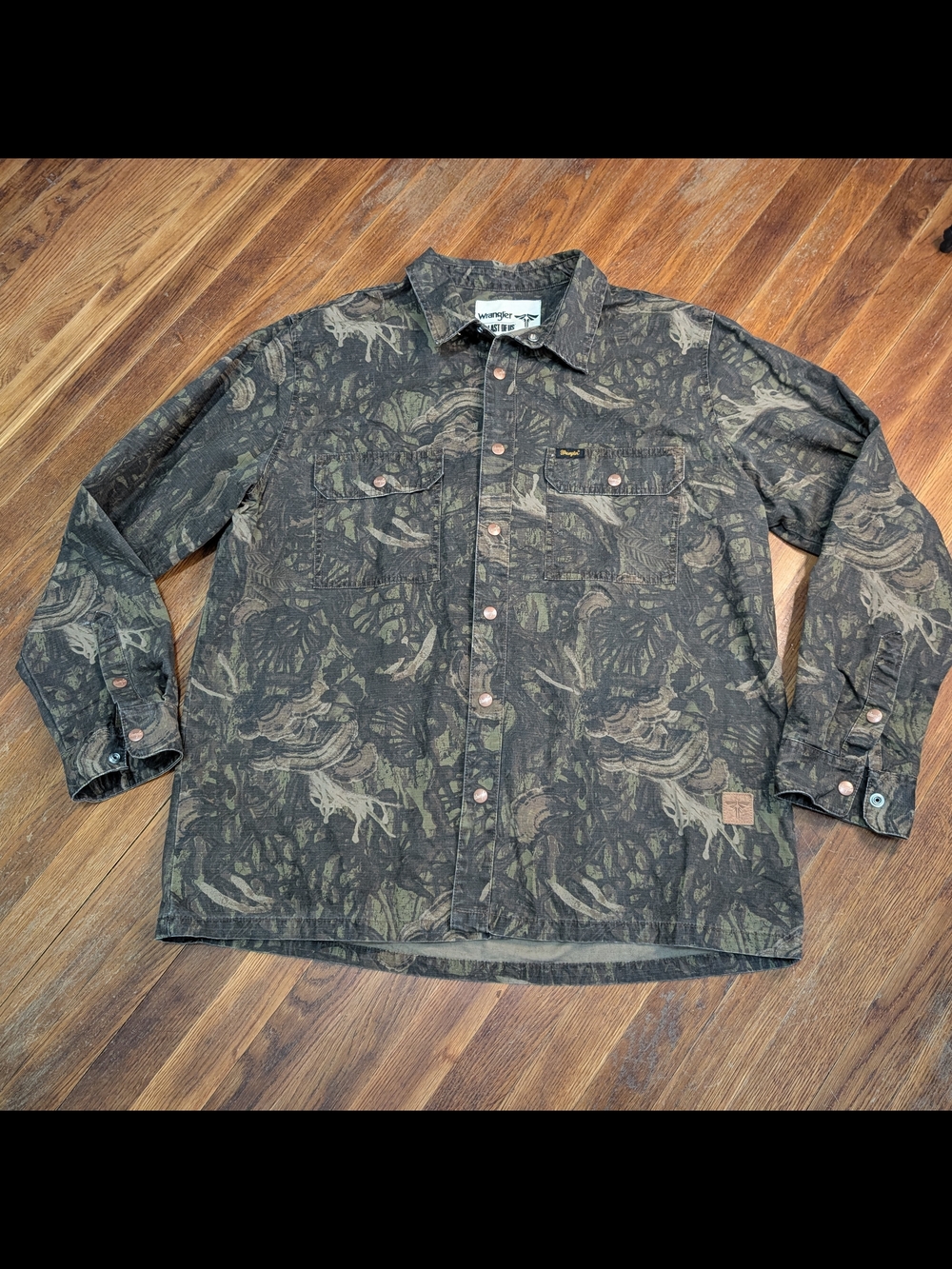 Wrangler The Last Of Us Camouflage Button Up XXL